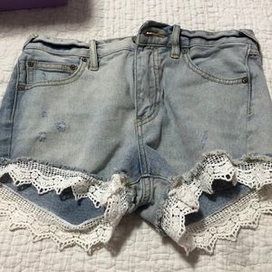 Free People women’s jean shorts size 24